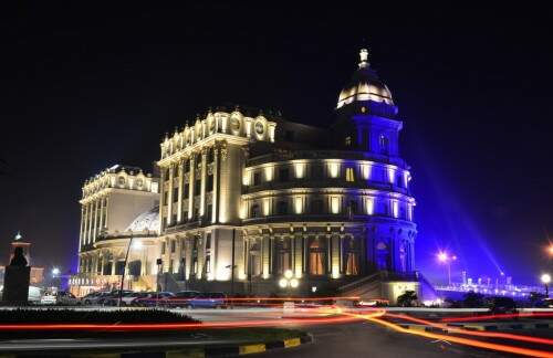 O elegante hotel Casino Carrasco, integrante da rede hoteleira Sofitel, é um dos marcos da atraente capital do Uruguai. (Foto: reprodução)