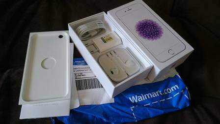 Caixa veio só com o fone de ouvido e o carregador. (Foto: Reprodução) 