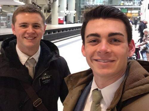 Mason Wells, de 19 anos, e Joseph Empey, 20, ambos de Utah, ficaram feridos nos atentados (Foto: Joseph Empey/Chad Wells/AP)