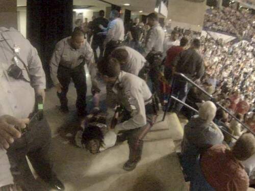 Rakeem Jones, de 26 anos, foi agredido durante comício de Donald Trump na Carolina do Norte