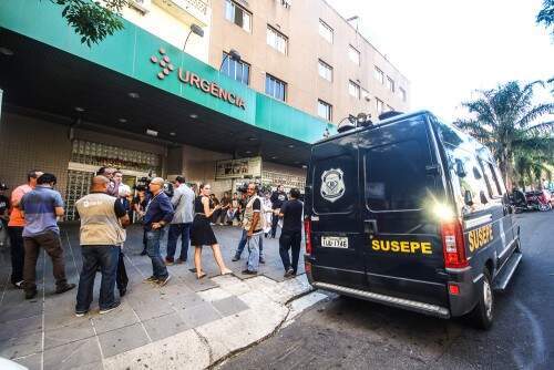 A vítima aguardava atendimento na traumatologia. (foto: Jackson Ciceri/ o Sul)