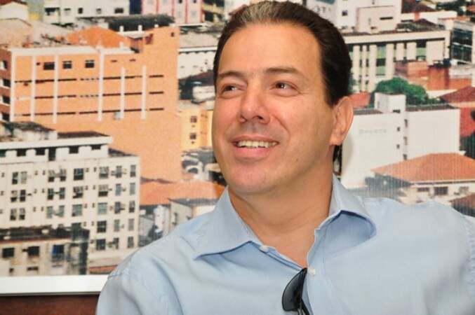 Prefeito deve responder pelos crimes de falsidade ideológica majorada, dispensa indevida de licitação pública, estelionato majorado, prevaricação e peculato. (Foto: Reprodução)