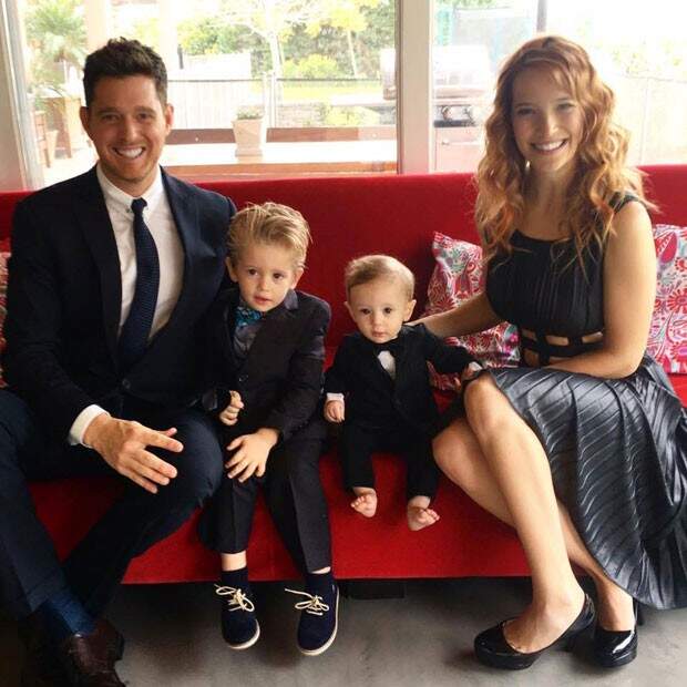 cantor michael bublé anuncia