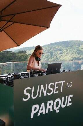 DJ Susan Schaum