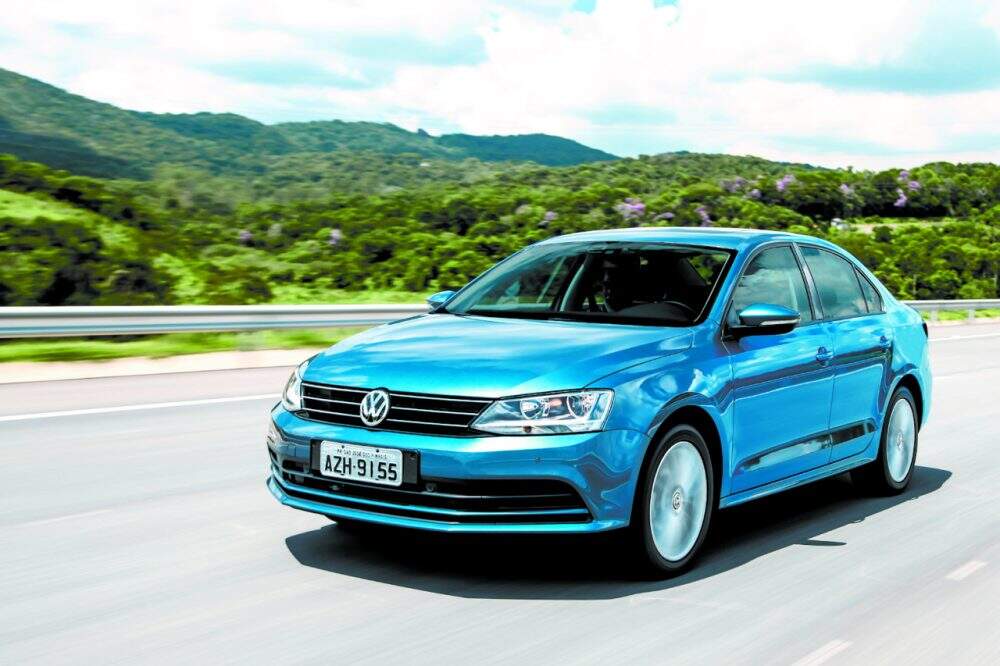 Novo Volkswagen Jetta começa a ganhar as ruas do Brasil