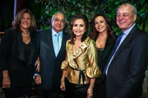 Liana e Jorge Calil,  Waleska Santos e  Sandra e João Carlos Basilio, reunidos  no jantar de confraternização da Hospitalar 2015 – 22ª Feira Internacional de Produtos, Equipamentos, Serviços e Tecnologia para Hospitais, Laboratórios, Farmácias, Clínicas e Consultórios. Foto: Jefferson Bernardes/Agência Preview