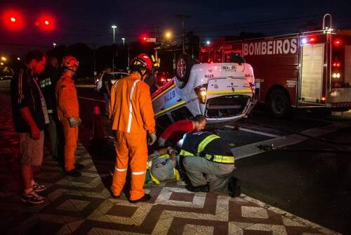 Policiais militares foram encaminhados ao HPS (Foto: Jackson Ciceri)