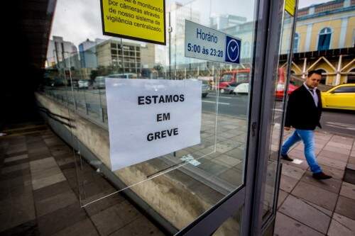 Usuários da Trensurb ficaram sem transporte (Foto: Jackson Ciceri/O Sul)