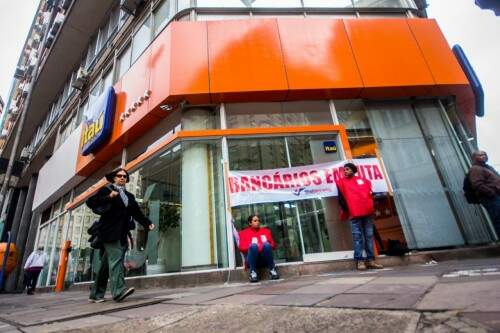 Bancário aderiram à paralisação (Foto: Jackson Ciceri/O Sul)