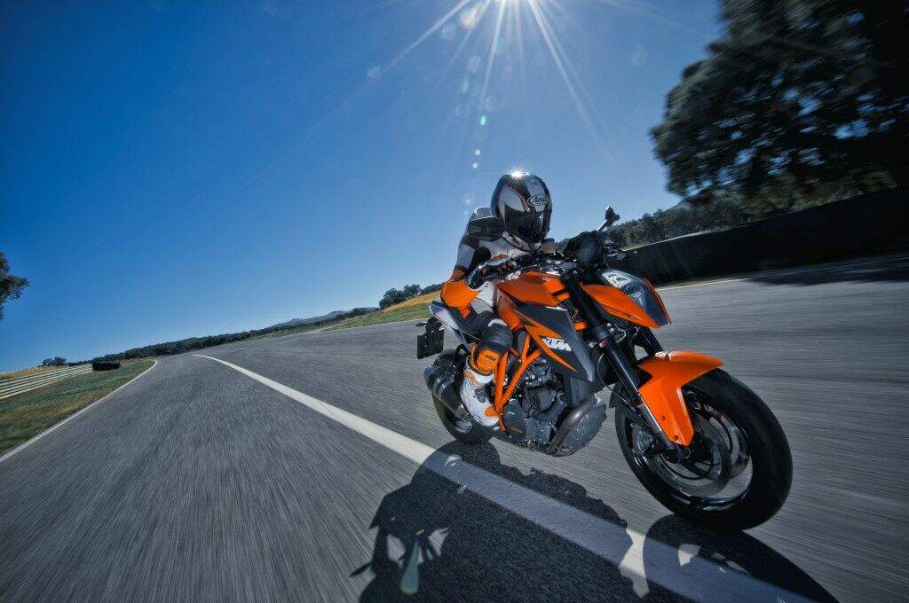 A KTM 1290 Super Duke R chega com preços a partir de 79 mil reais. Foto: Divulgação