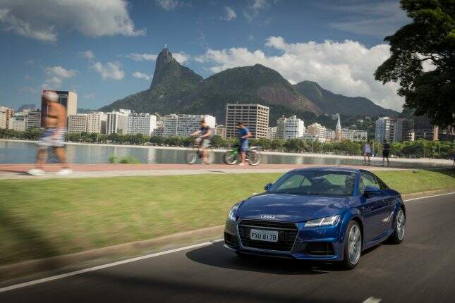 Equipado com motor turbo 2.0 de 230 cavalos de potência, modelo traz em duas versões com preços a partir de R$ 209.990