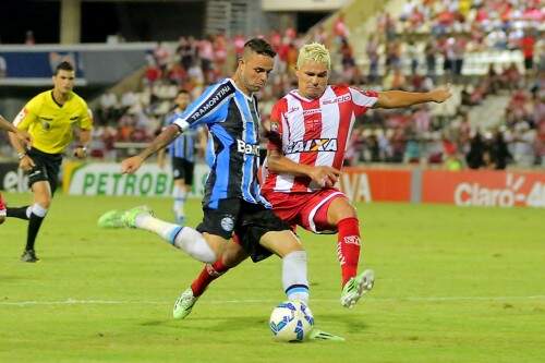 Atacante Luan foi o melhor jogador em campo. (Foto: Itawi Alburqueque/AE)