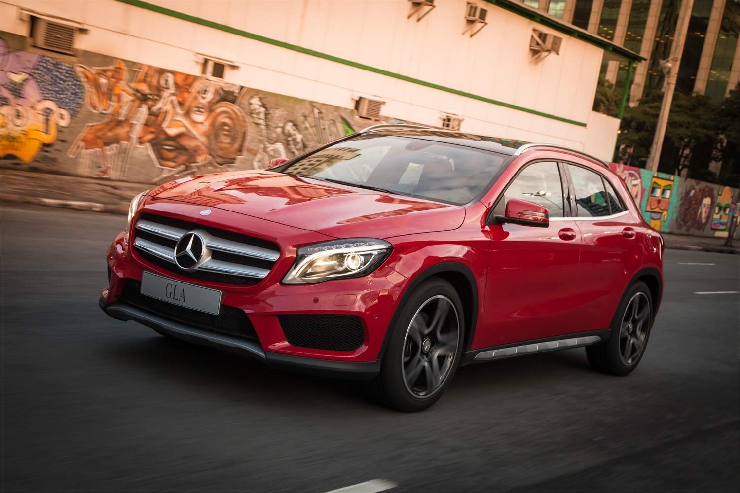 Mercedes-Benz GLA chega ao Brasil com motor turbo de 211 cv. Foto: Divulgação