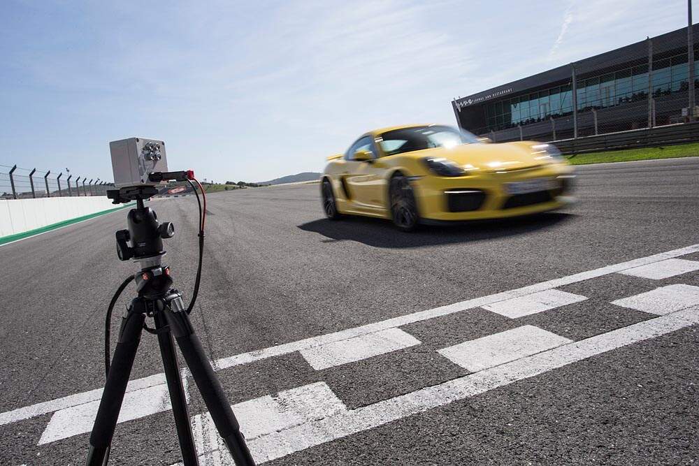 Aplicativo da Porsche permite cronometrar voltas e fazer análises por meio de dados sincronizados e gravações de vídeo. Foto: Divulgação