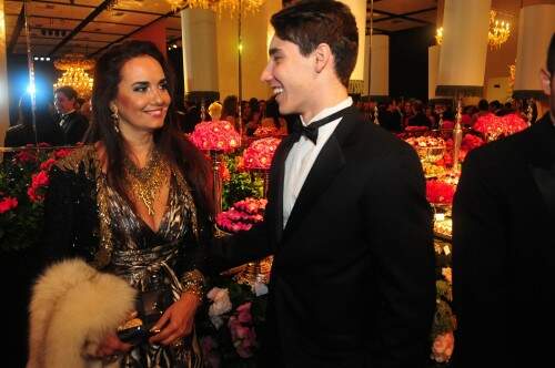 Liege Kunde e o filho, Christian Kunde. Dupla bonita, mãe e filho, teve as atenções em festa que reuniu a família Kunde. (Foto: Livia Stumpf/Especial)