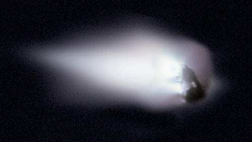 Imagem do núcleo do cometa Halley feita em 1986. (Foto: ESA)