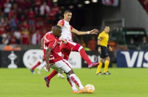 Inter teve pouca posse de bola no primeiro tempo. (Foto: Jéferson Guareze/Folhapress)