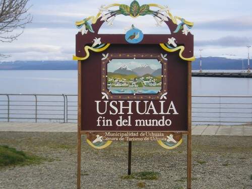 A  exuberante Ushuaia   é a cidade mais próxima do Polo Sul do continente e possui diversos pontos turísticos.  (Crédito: Reprodução)