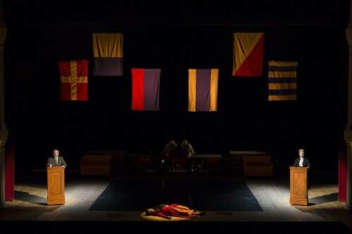 Outro momento do espetáculo que resulta da dedicação de nossos atores e diretores ao teatro. Foto: Divulgação