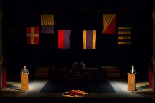 Outro momento do espetáculo que resulta da dedicação de nossos atores e diretores ao teatro. Foto: Divulgação