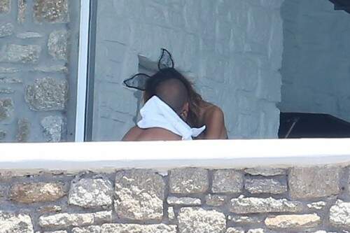 O eleito de Nicole é o jogador de futebol suíço, Pajtim Kasami, que atua pelo Olympiakos da Grécia (Foto: Reprodução)  