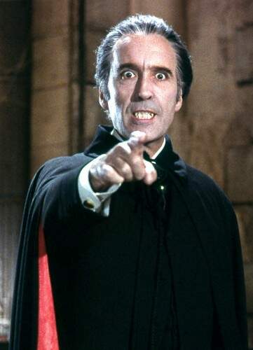 Lee interpretou o Conde Drácula em diversos filmes entre os anos 1958 e 1976. (Foto: Reprodução)
