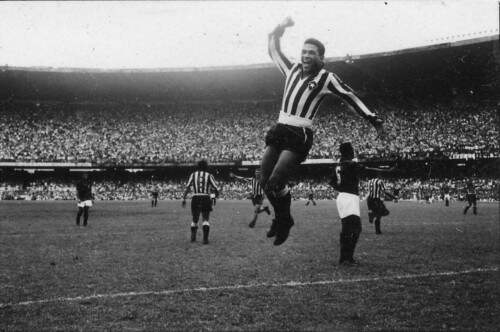 Garrincha foi um dos maiores gênios do futebol em todos os tempos. (Foto: Wilnei/AJB)