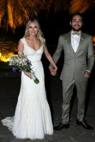 O casal selou o matrimônio nesta quarta-feira em uma mansão no Rio de Janeiro. (Foto: Ag. News)