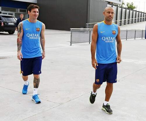 Messi (esq.) e Mascherano retornam de férias. (Foto: Reprodução)