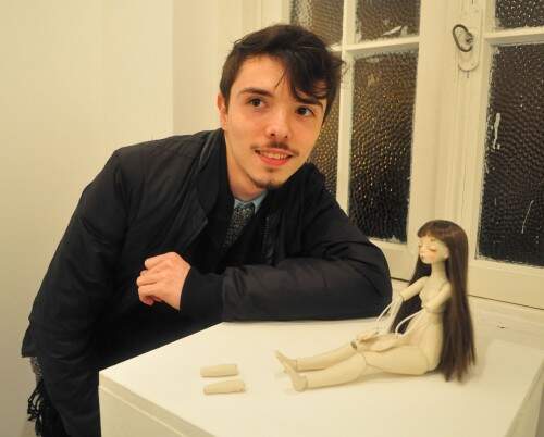 Antonio Vasques: trabalho em porcelana na mostra Universos Pessoais.  Foto: Livia Stumpf/Especial 
