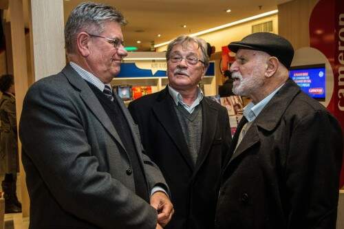 Roque Jacoby, Paulo Ledur e Armindo Trevisan estiveram visitando o mega espaço de livros. (Foto: Jackson Ciceri/ o Sul)