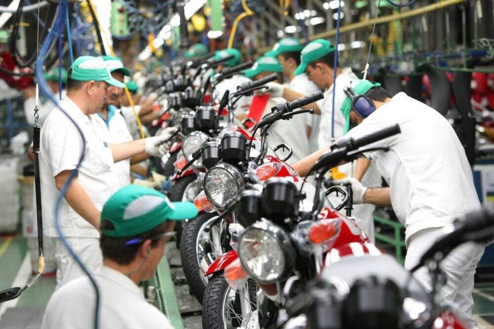 Abraciclo produção de motocicletas