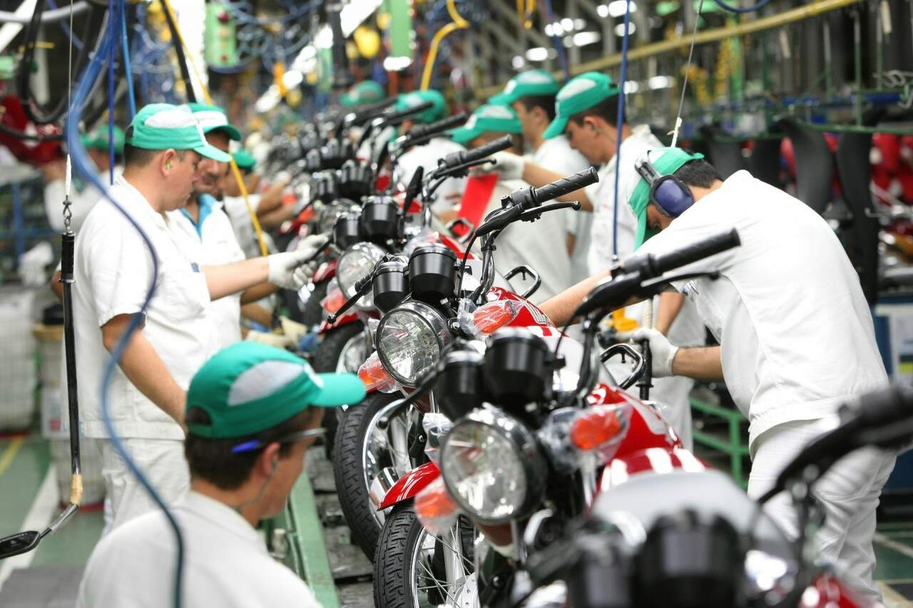 Abraciclo produção de motocicletas