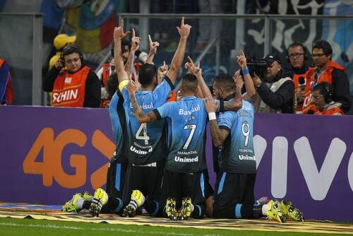 Jogadores celebram gol de Douglas (Foto: Lucas Uebel/Grêmio)