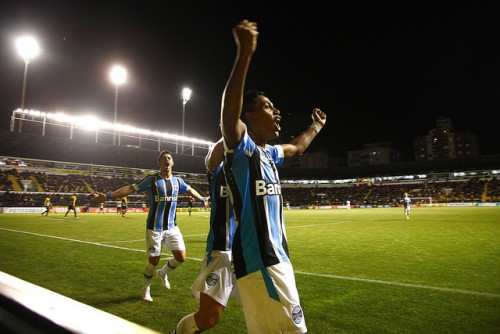Pedro Rocha comemora o gol gremista na primeira etapa (Foto: Lucas Uebel/Grêmio)
