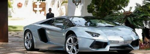 Lamborghini Aventador LP 700-4 Roadster, modelo 2013/2014, avaliado em mais de 3,2 milhões de reais. (Foto: Reprodução)