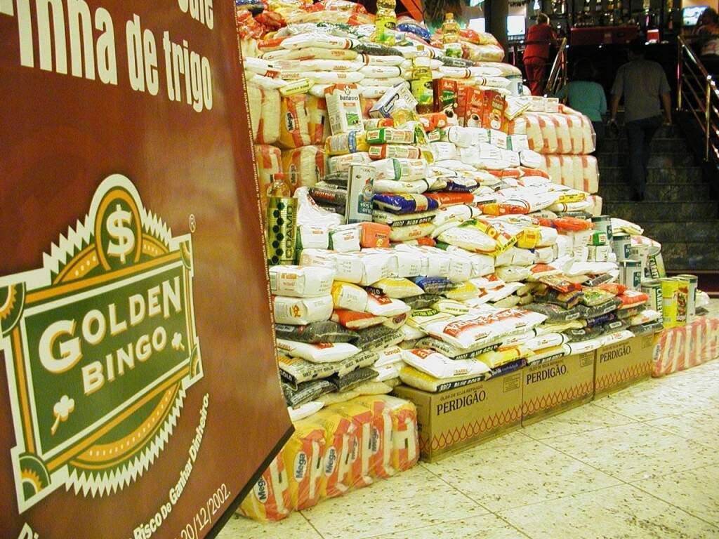 Barco Cisne Branco estará recolhendo alimentos e roupas até o final deste mês, com uma promoção diferenciada para quem desejar fazer um passeio pela orla do Guaíba.