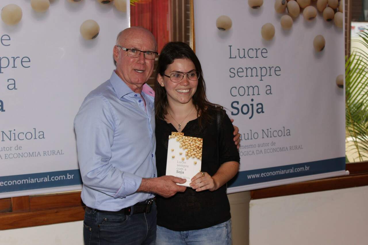Paulo Nicola lança livro "Lucre sempre com a soja" na Casa da Pampa - Expointer