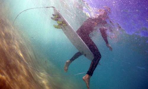 Equipamento é instalado na parte inferior da prancha. (Foto: Reprodução)
