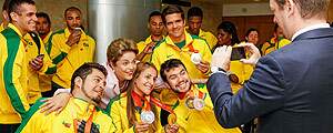 Presidenta recebeu os atletas que participaram dos Jogos Pan-Americanos e Parapan-Americanos de Toronto 2015.  (Foto: Reprodução)