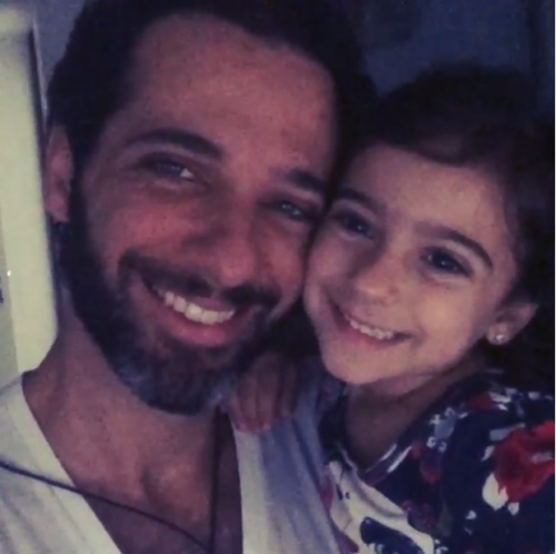 Mouhamed Harfouch compartilhou logo cedo um vídeo todo fofo ao lado da filha, Ana Flor. (Foto: Reprodução)