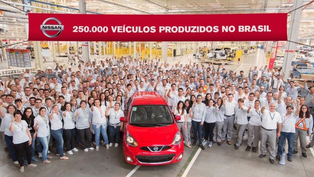 Nissan produz 250 mil veículos no Brasil 2015