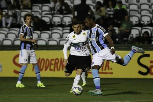 Tricolor foi pressionado na primeira etapa (Foto: Joka Madruga/Futura Press)