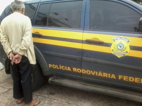 O homem estava sozinho no veículo fiscalizado. (Foto: PRF/Divulgação)