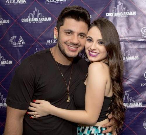 Cristiano e a namorada viajavam sem sinto de segurança no banco de trás do veículo. Foto: Reprodução