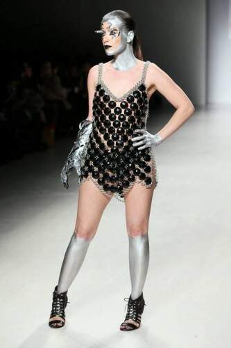 Rebekah esteve na passarela da Semana de Moda de Nova York neste ano. Foto: Reprodução