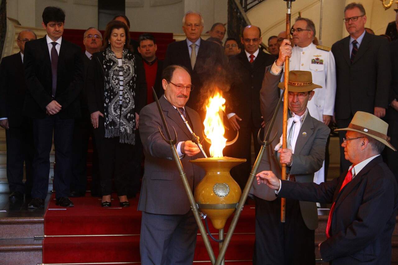 Acendimento chama m crioula, Palácio Piratini, 14.09.2015