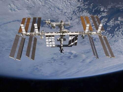 Estação Espacial Internacional abriga atualmente nove astronautas (Foto: Nasa)
