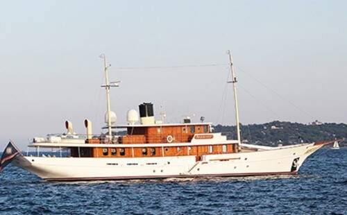 Depp deu adeus ao iate de 46 metros quadrados, comprado em 2007 (Foto: Reprodução) 