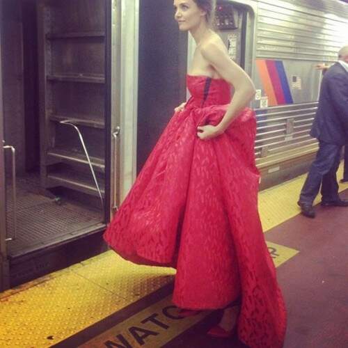 Vestido usado pela atriz custou 11 mil dólares. (Foto: Reprodução)